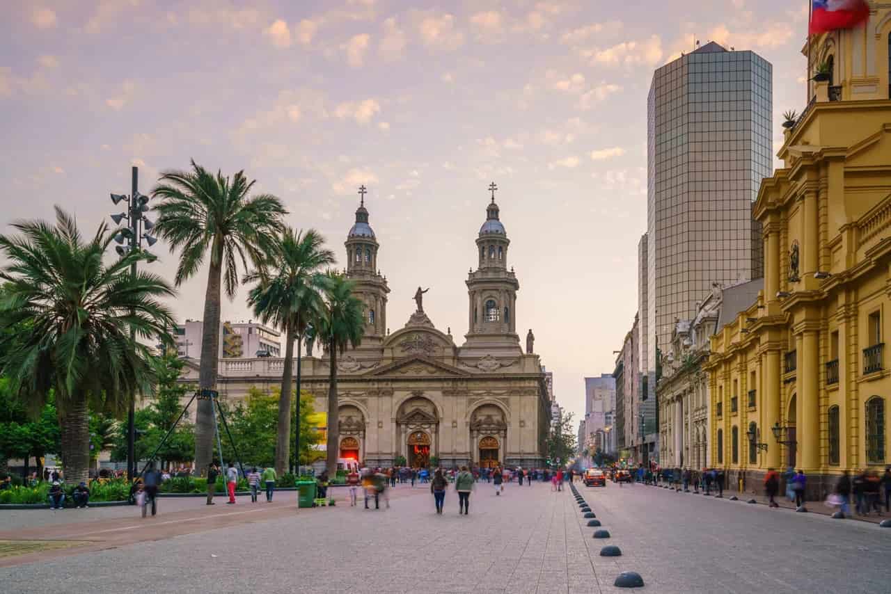 Catedral Metropolitana de Santiago: historia y símbolo del corazón religioso de Chile