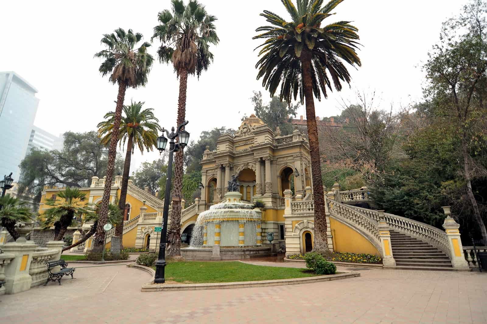 Cerro Santa Lucía: un oasis histórico en el corazón de Santiago