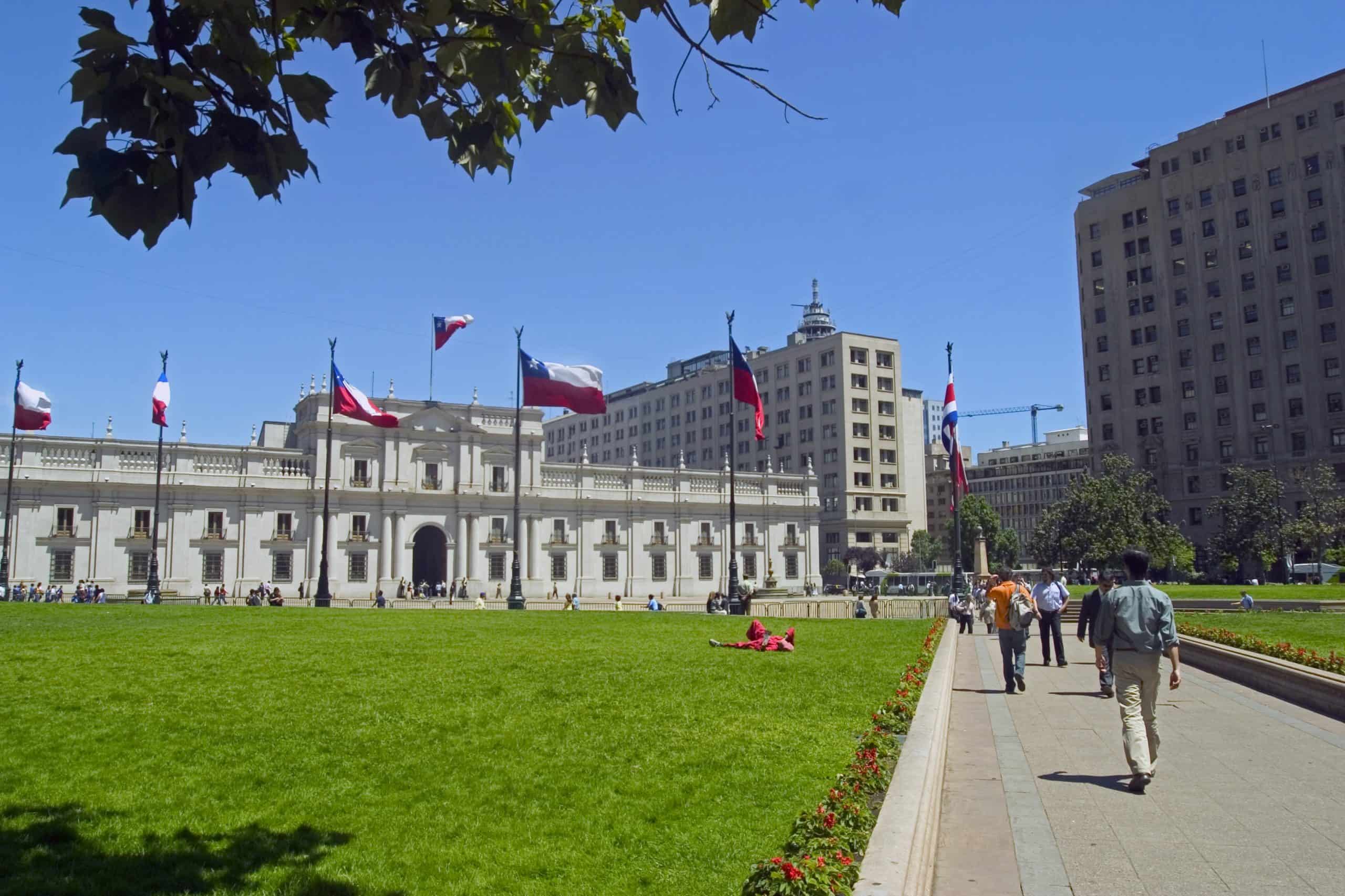 Plaza de la Constitución: el corazón cívico de Santiago de Chile
